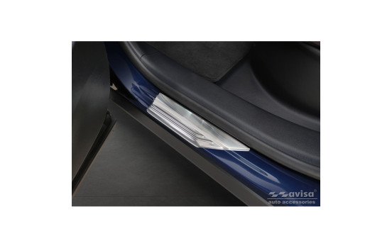 Stainless steel door sills suitable for Lexus RX V 2022 - 'Lines' - 4-piece, Image 4