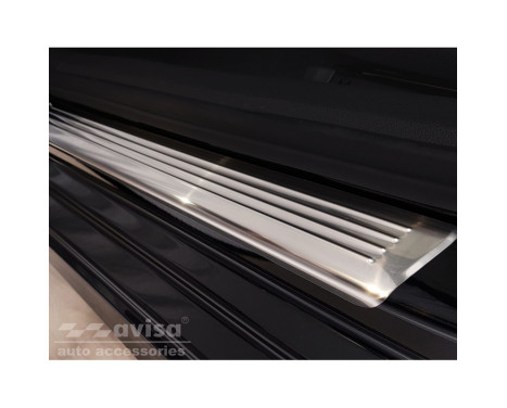 Stainless steel door sills suitable for Skoda Octavia IV Kombi 2020- 'Lines' - 4-piece, Image 2