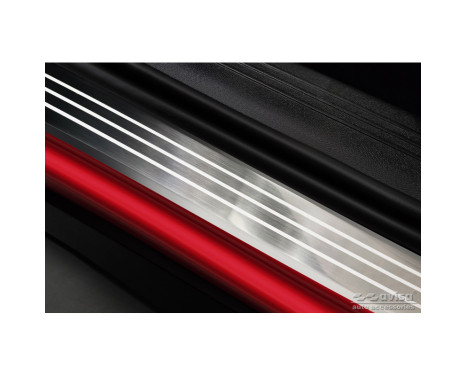 Stainless steel door sills suitable for Volvo XC40 2018 - - 'Lines' - 4-piece, Image 3