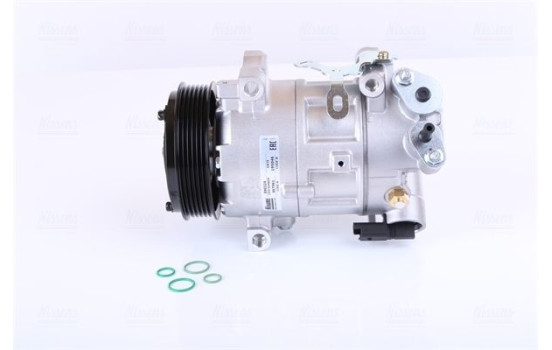 Compressor, air conditioning