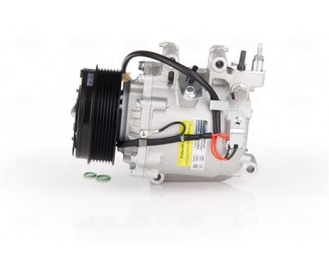 Compressor, air conditioning