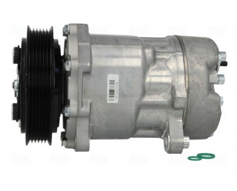 Compressor, air conditioning