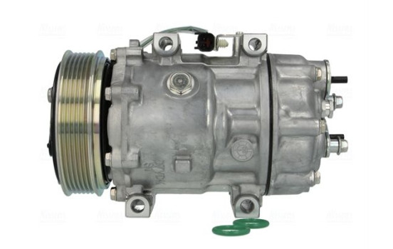 Compressor, air conditioning