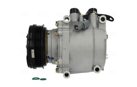 Compressor, air conditioning