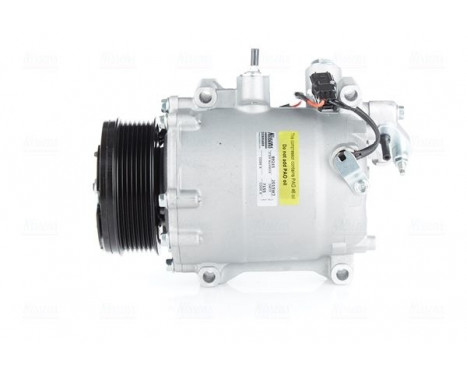 Compressor, air conditioning