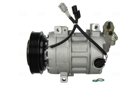 Compressor, air conditioning