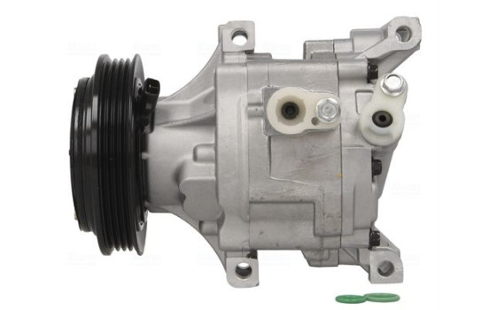 Compressor, air conditioning
