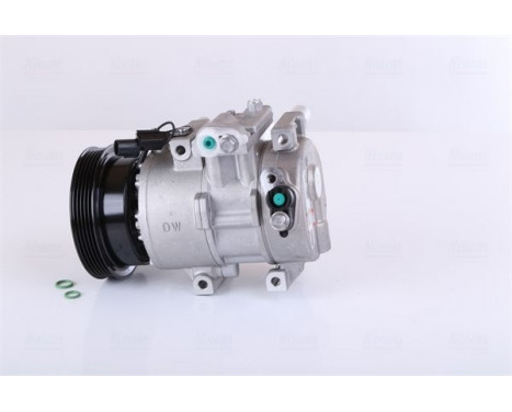 Compressor, air conditioning