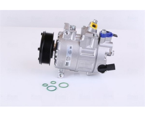 Compressor, air conditioning