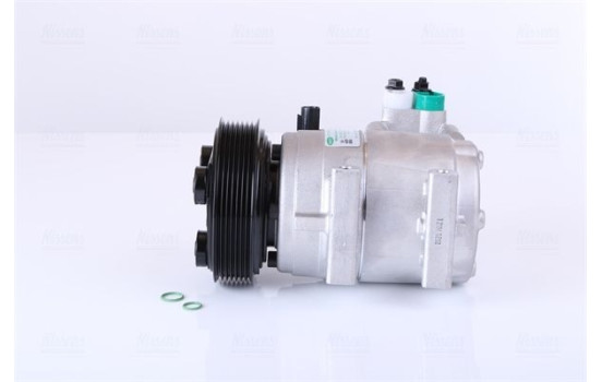 Compressor, air conditioning