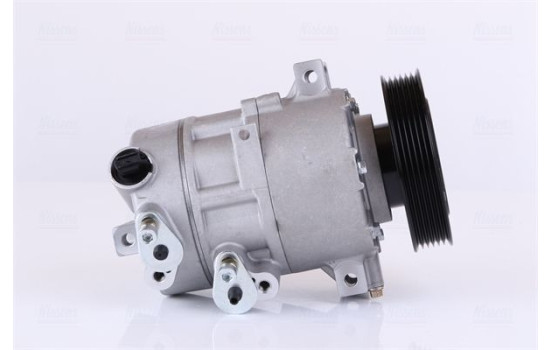 Compressor, air conditioning
