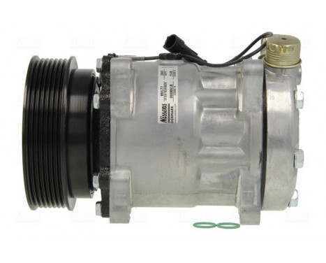 Compressor, air conditioning