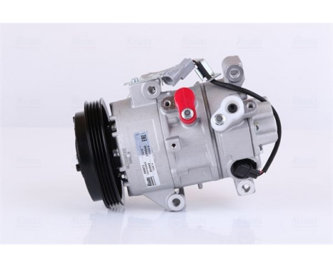 Compressor, air conditioning