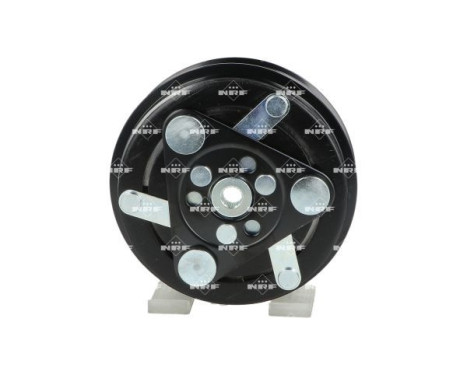 Magnetic clutch, air conditioning compressor