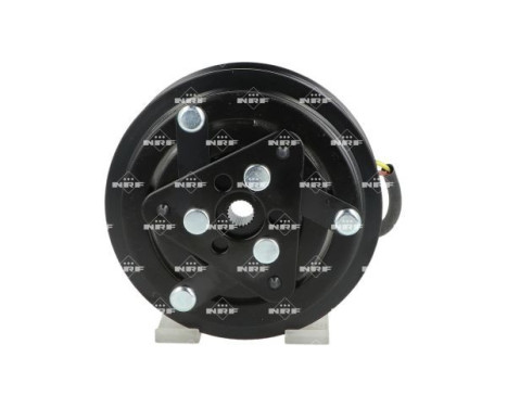 Magnetic clutch, air conditioning compressor