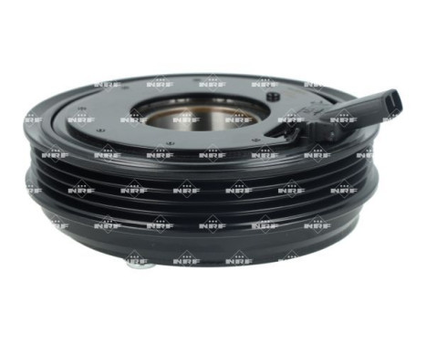 Magnetic clutch, air conditioning compressor