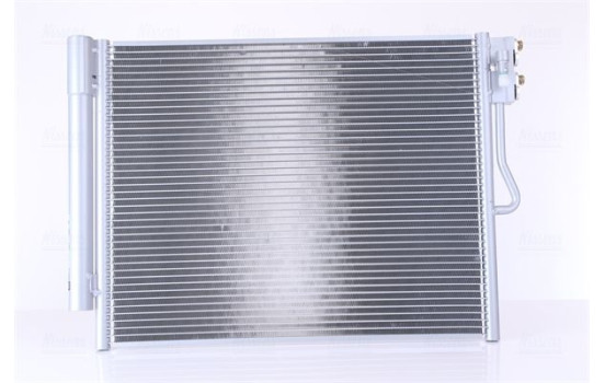 Condenser, air conditioning 940677 Nissens