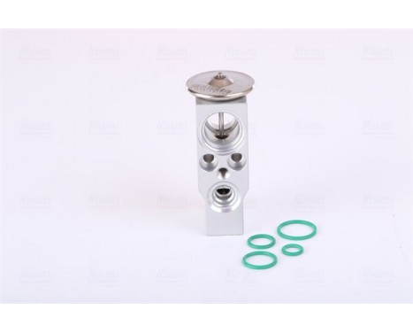 Expansion valve, air conditioning