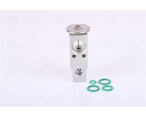 Expansion valve, air conditioning