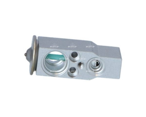 Expansion valve, air conditioning