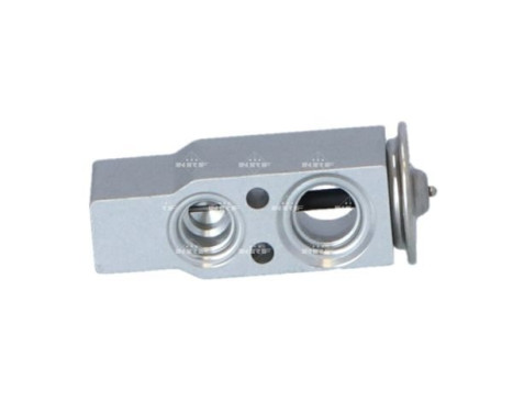 Expansion valve, air conditioning