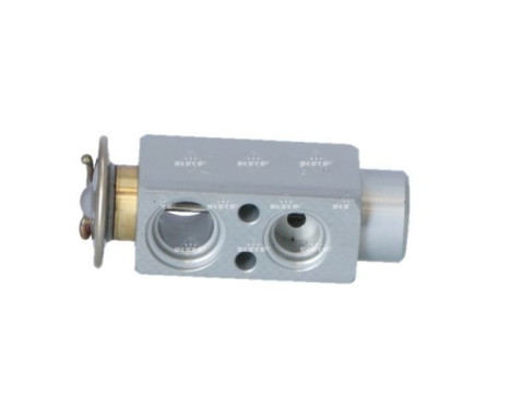 Expansion valve, air conditioning