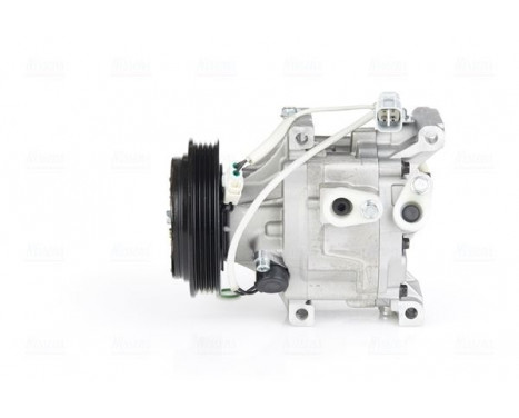 Compressor, air conditioning