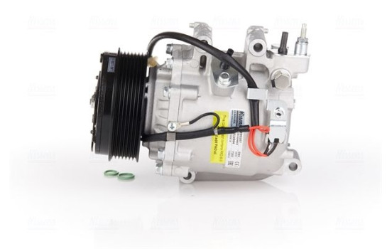Compressor, air conditioning
