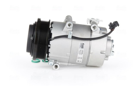 Compressor, air conditioning