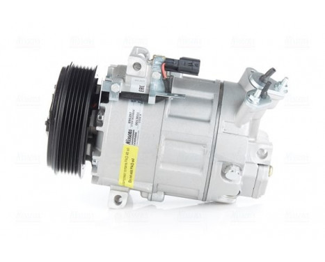 Compressor, air conditioning