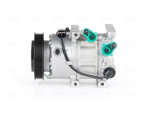 Compressor, air conditioning