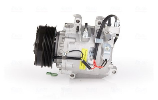 Compressor, air conditioning