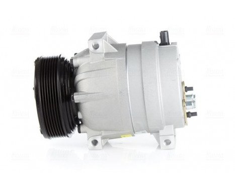 Compressor, air conditioning