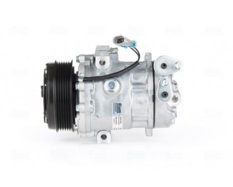 Compressor, air conditioning