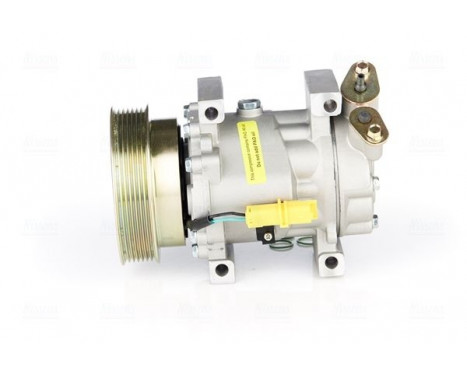 Compressor, air conditioning