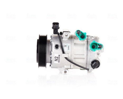 Compressor, air conditioning