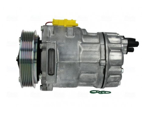 Compressor, air conditioning