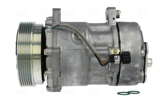 Compressor, air conditioning