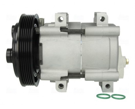 Compressor, air conditioning