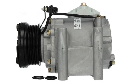 Compressor, air conditioning