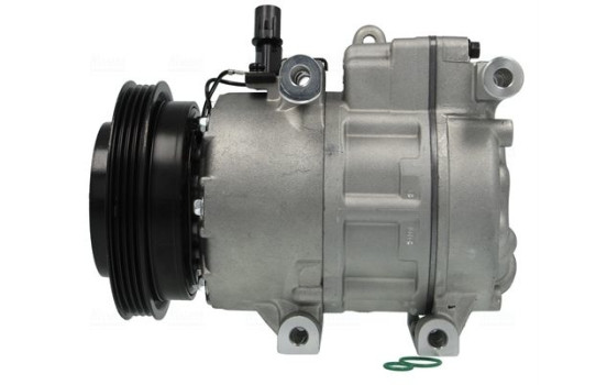 Compressor, air conditioning
