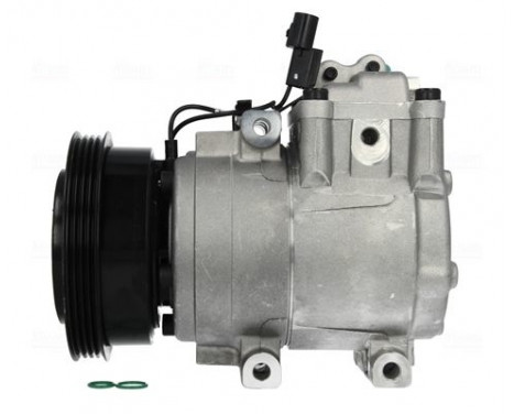 Compressor, air conditioning