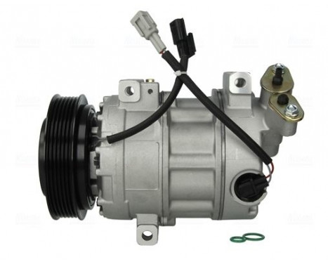 Compressor, air conditioning