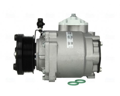 Compressor, air conditioning