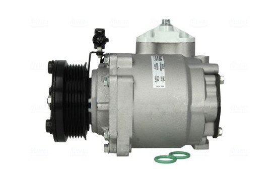 Compressor, air conditioning