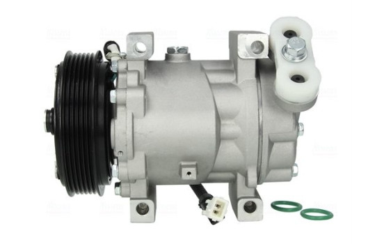 Compressor, air conditioning