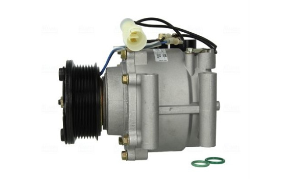 Compressor, air conditioning
