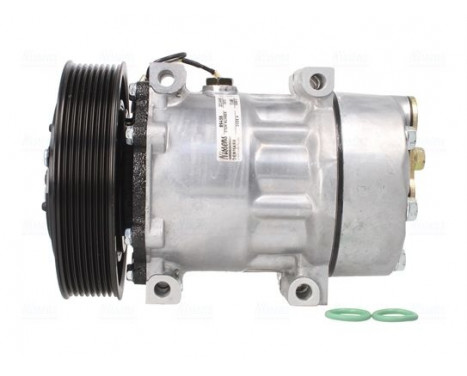 Compressor, air conditioning