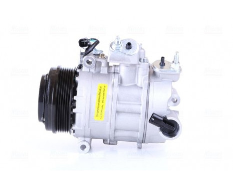 Compressor, air conditioning