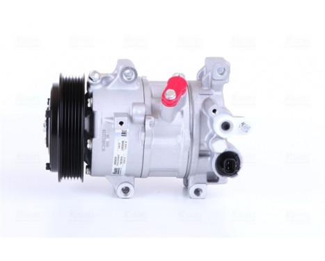 Compressor, air conditioning